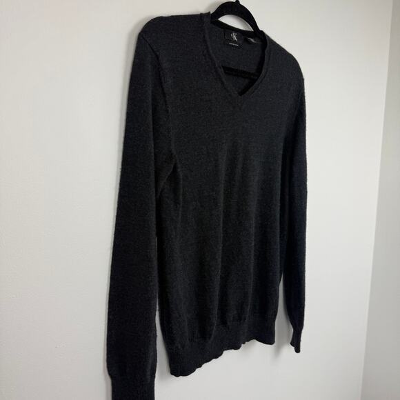 Calvin Klein Mens Long Sleeve Ribbed V-Neck Merino Wool Dark Grey Sweater Medium - Picture 3 of 9